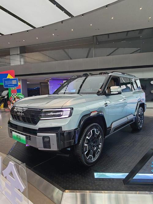 惠州204比亚迪方程豹硬派越野的爆款，英菲尼迪35周年与你共成长